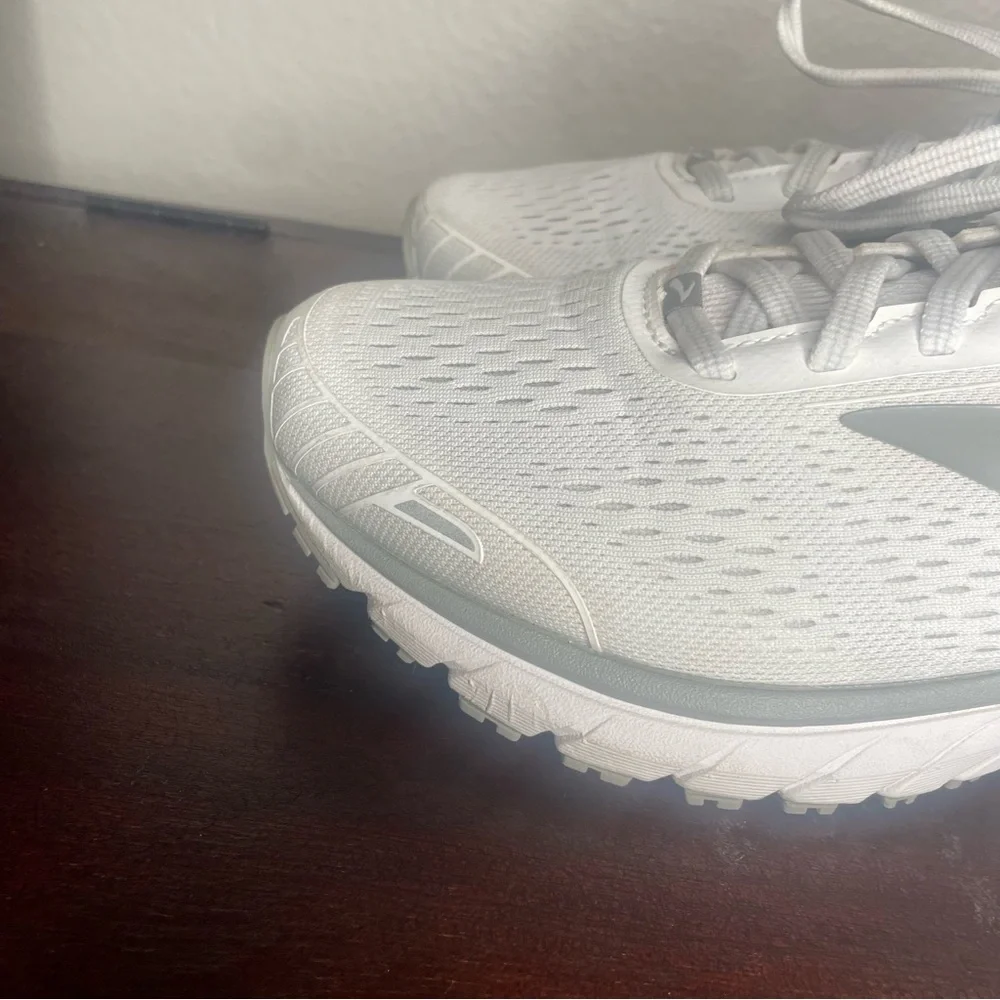 Brooks Adrenaline GTS 18 White Sneaker Size 9 - Picture 9 of 15